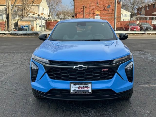 Used 2024 Chevrolet Trax RS w/ Driver Confidence Package image 2