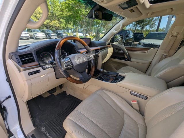 Used 2021 Lexus LX 570 4WD w/ Luxury Package image 15