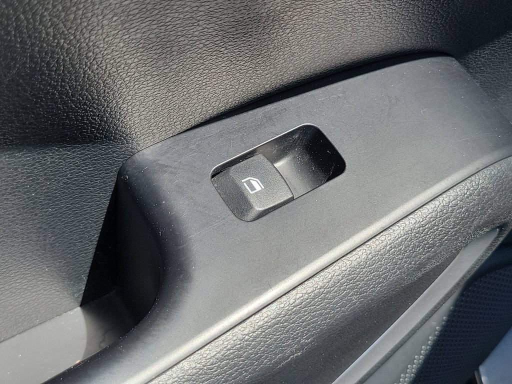 Used 2023 Kia Soul LX w/ Option Group 015 FWD image 14