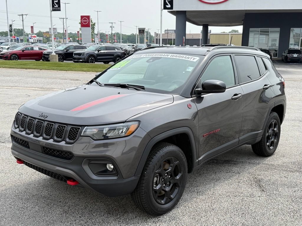 Used 2024 Jeep Compass Trailhawk w/ Trailhawk Convenience Group AWD/4WD image 3
