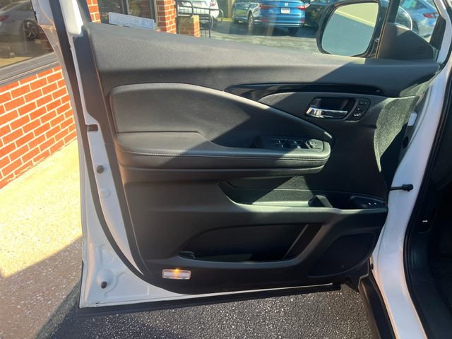 Used 2022 Honda Pilot Touring image 16