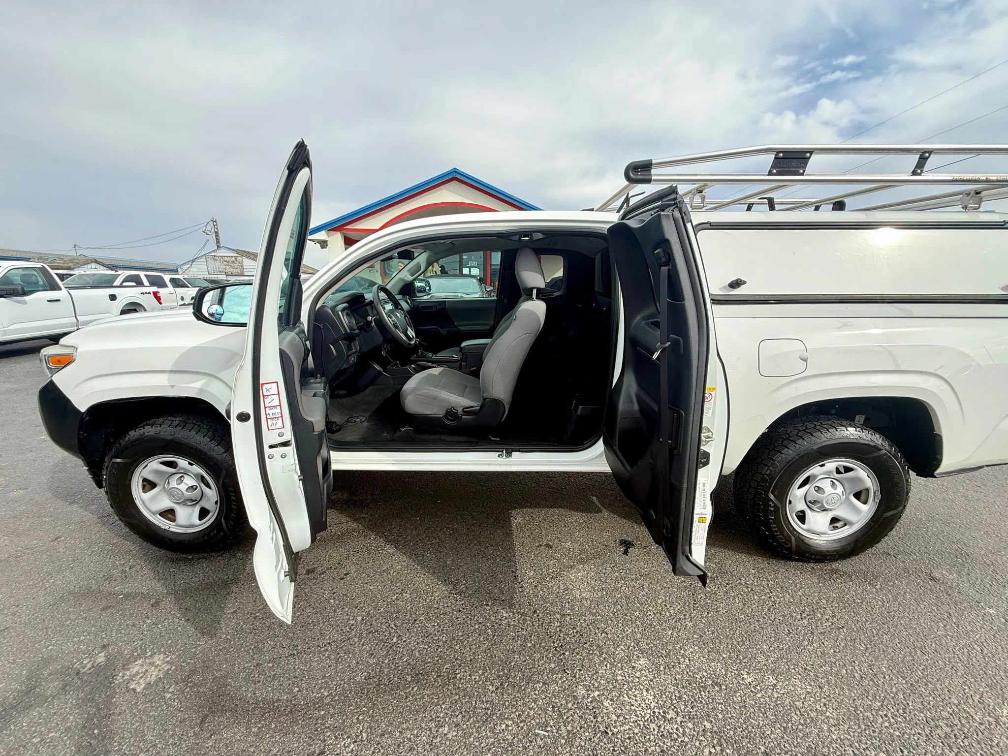 Used 2019 Toyota Tacoma 2WD Access Cab image 12