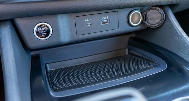 Used 2022 Nissan Rogue SV image 32