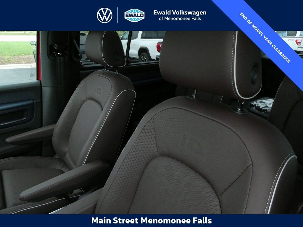 New 2025 Volkswagen ID. Buzz Pro S Plus AWD/4WD image 32