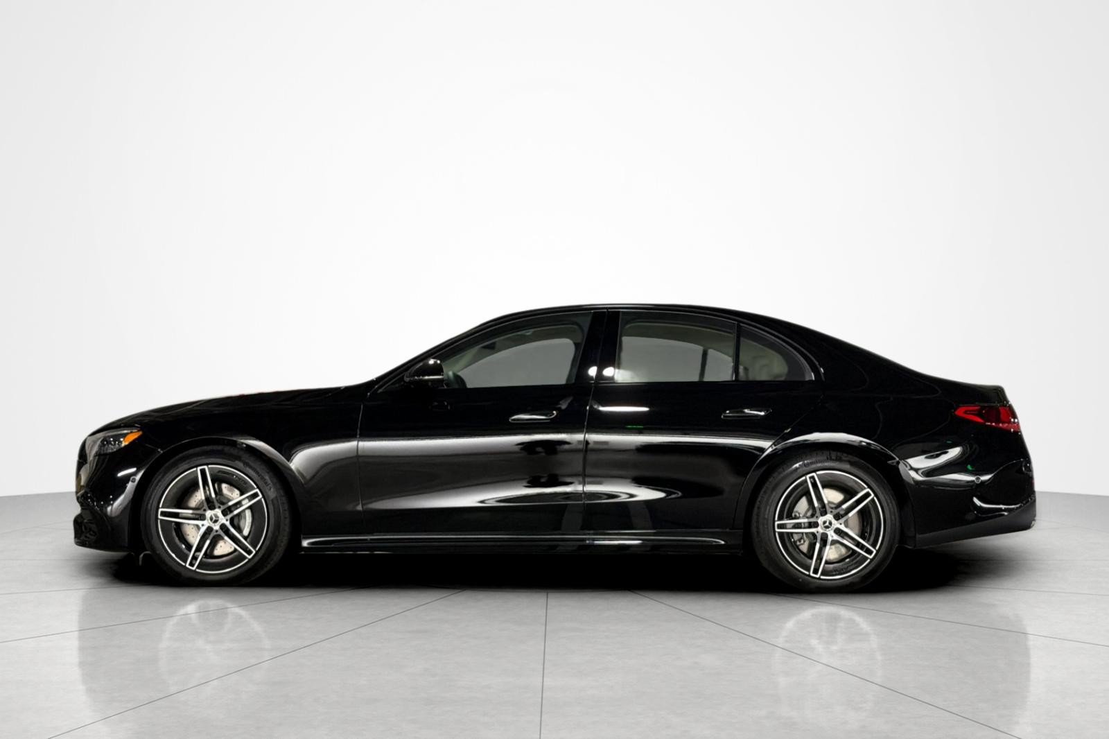 New 2027 Mercedes-Benz E 450 4MATIC Sedan image 2