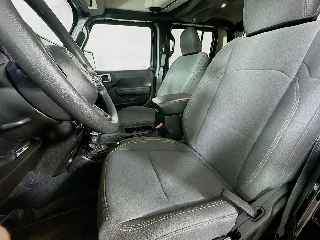 Used 2024 Jeep Gladiator Sport image 15