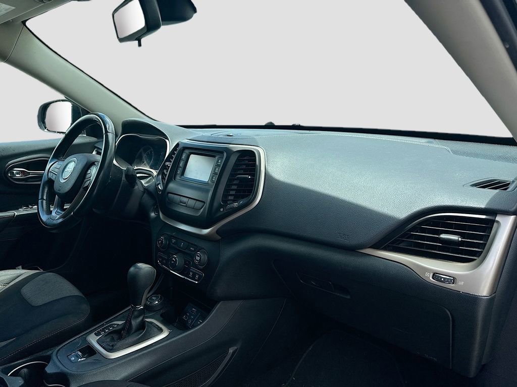 Used 2014 Jeep Cherokee Latitude AWD/4WD image 24