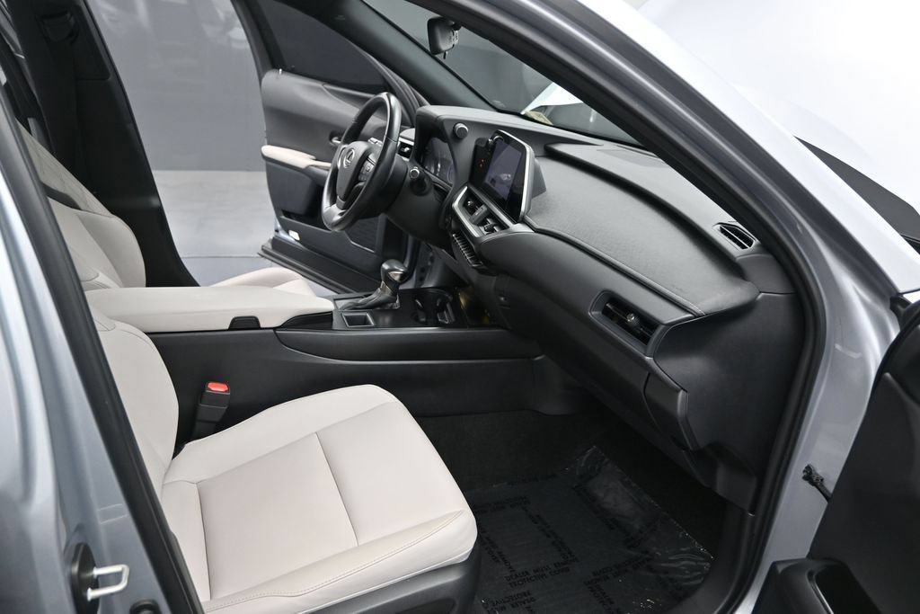 Used 2023 Lexus UX 250h FWD w/ Accessory Package (Z2) image 21