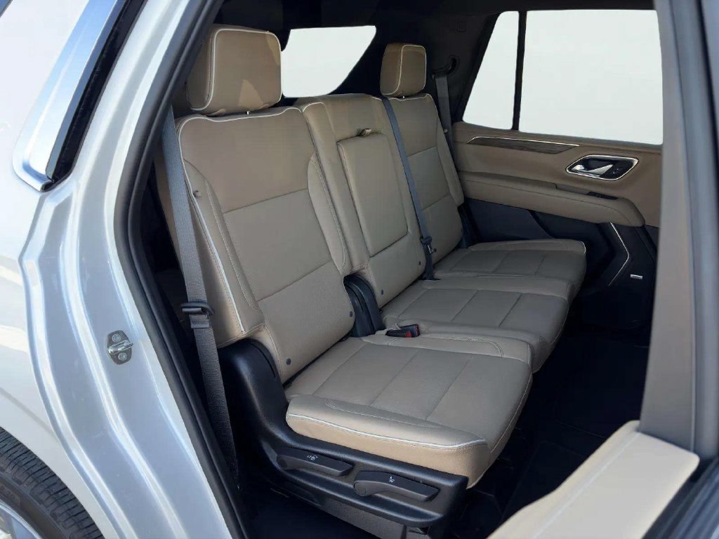 Used 2024 Chevrolet Tahoe Premier RWD image 14