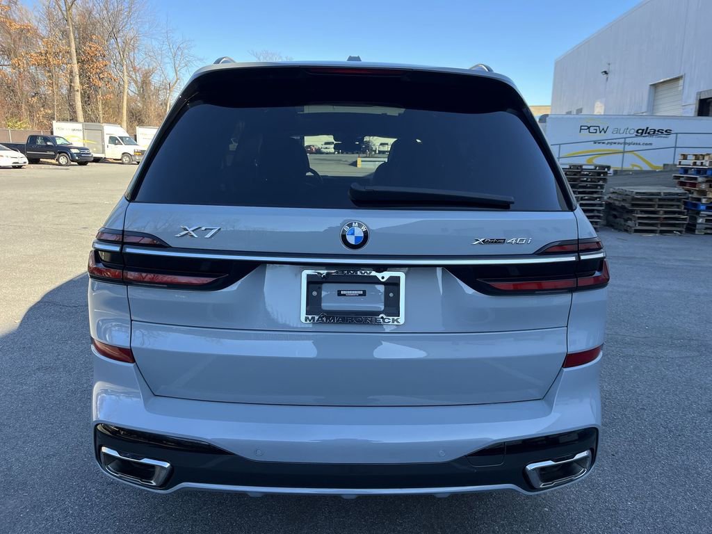 Certified 2024 BMW X7 xDrive40i w/ M Sport Package image 24