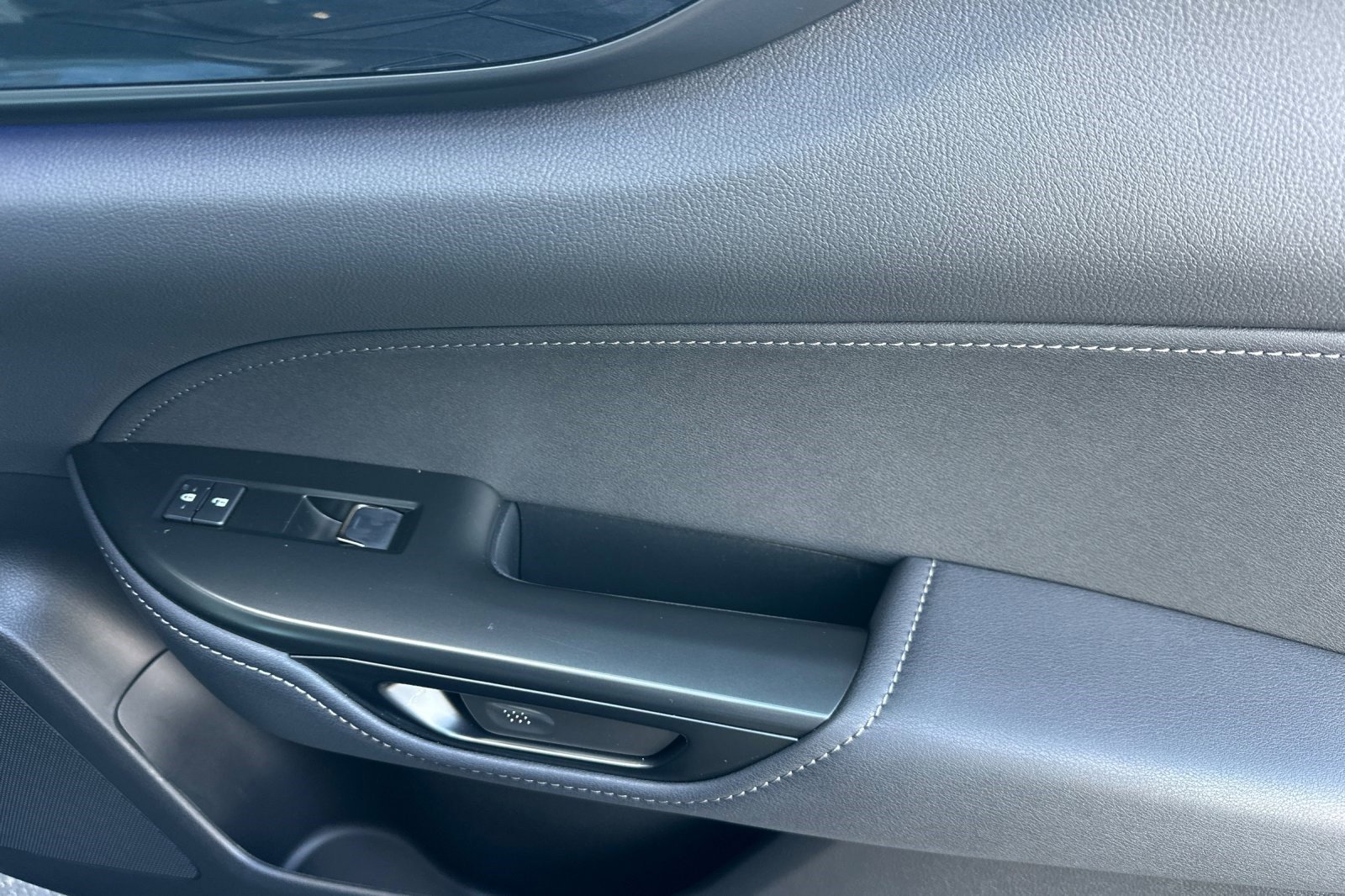 Used 2025 Lexus NX 350h AWD w/ Premium Package image 22