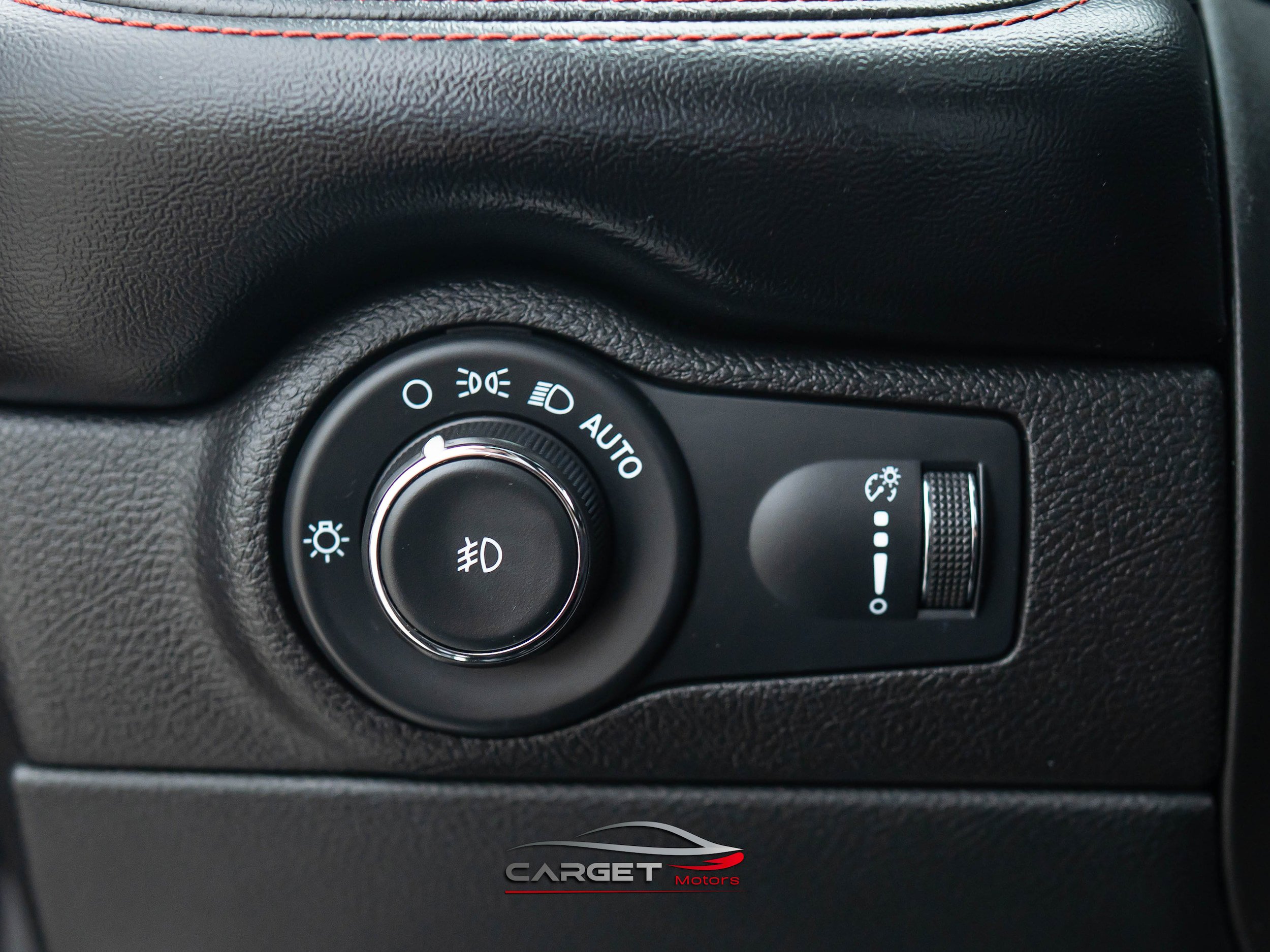 Used 2023 Dodge Durango R/T RWD image 39