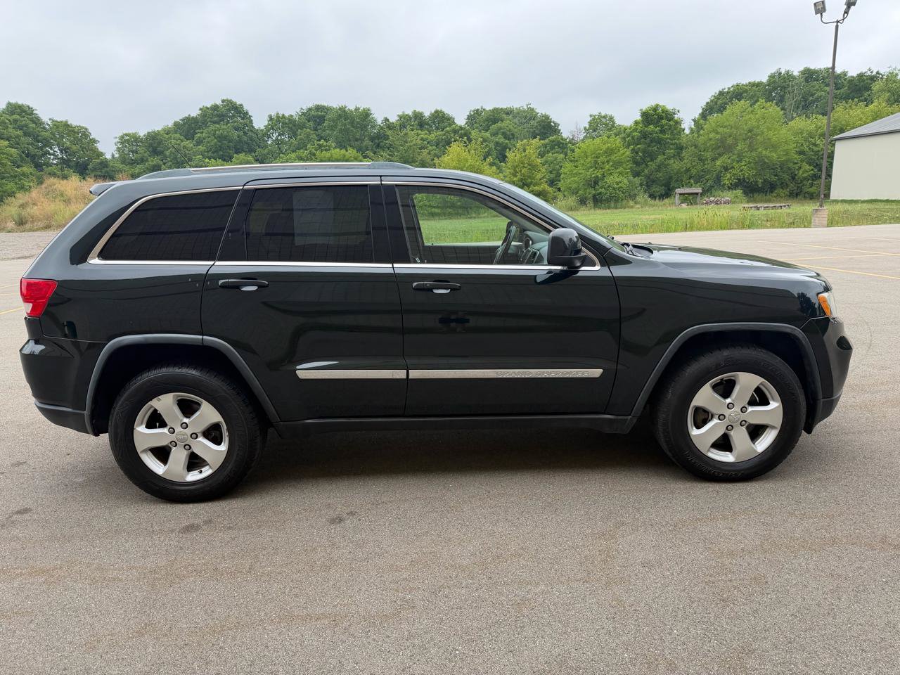 Used 2012 Jeep Grand Cherokee Laredo AWD/4WD image 4
