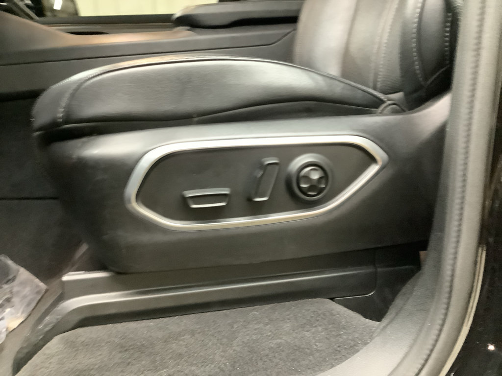 Used 2024 Jeep Wagoneer Series II AWD/4WD image 13