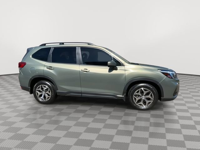 Used 2021 Subaru Forester Premium image 9