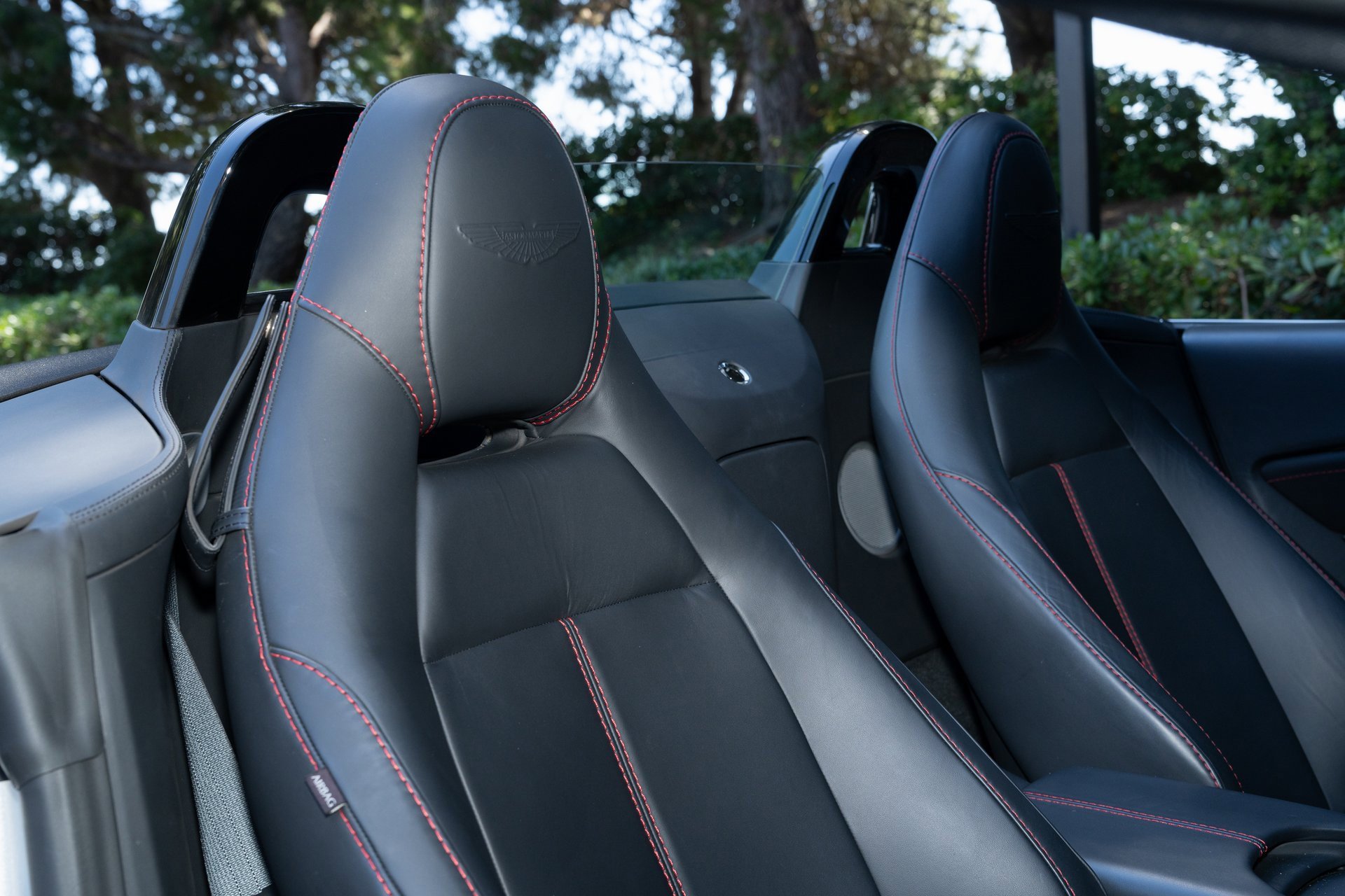 Used 2023 Aston Martin V8 Vantage Roadster image 19