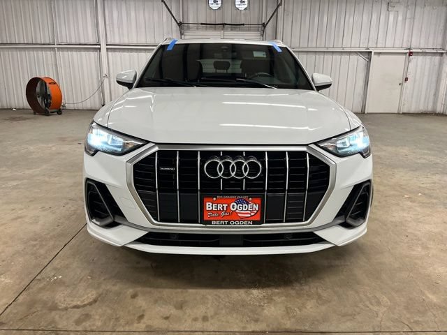 Used 2022 Audi Q3 2.0T Premium AWD/4WD image 2