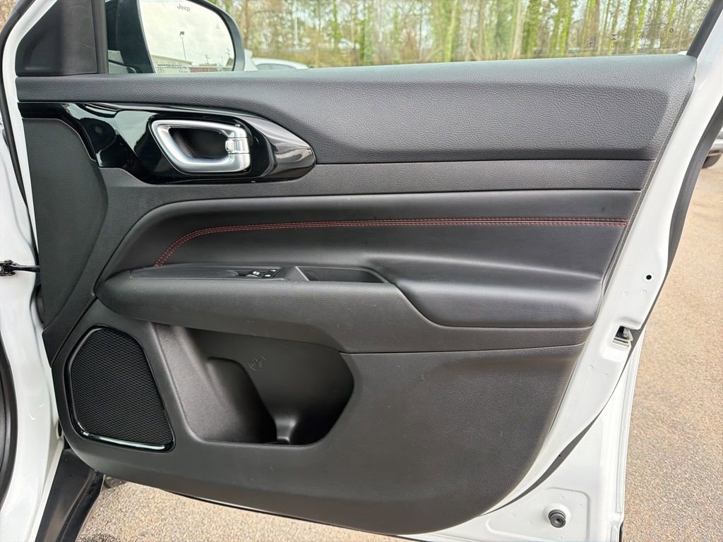 Used 2023 Jeep Compass Trailhawk image 29
