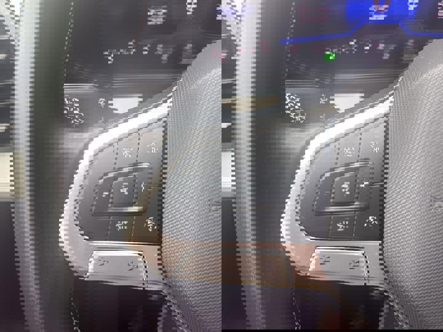 Used 2025 Volkswagen Taos S image 14