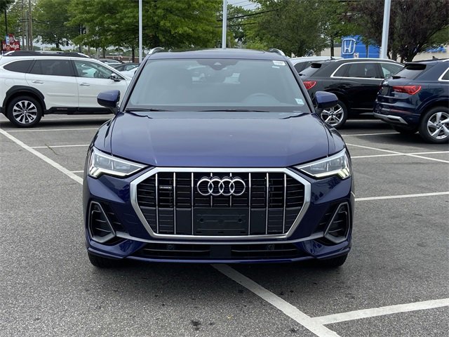 Used 2024 Audi Q3 2.0T Premium w/ Convenience Package image 4