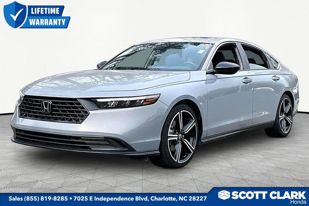 Used 2023 Honda Accord Sport image 3