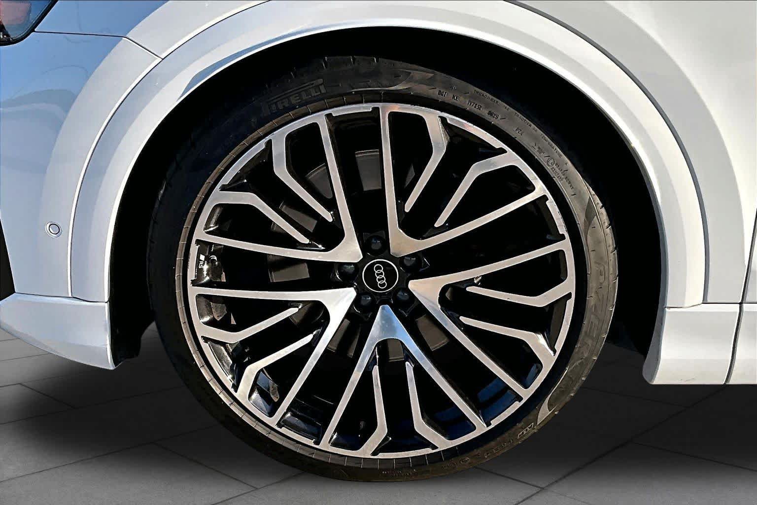 Used 2024 Audi SQ8 Prestige AWD/4WD image 10