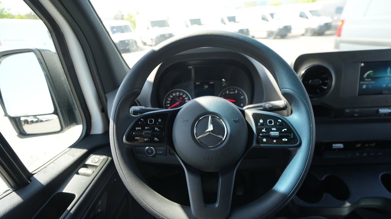 Used 2024 Mercedes-Benz Sprinter 2500 image 11