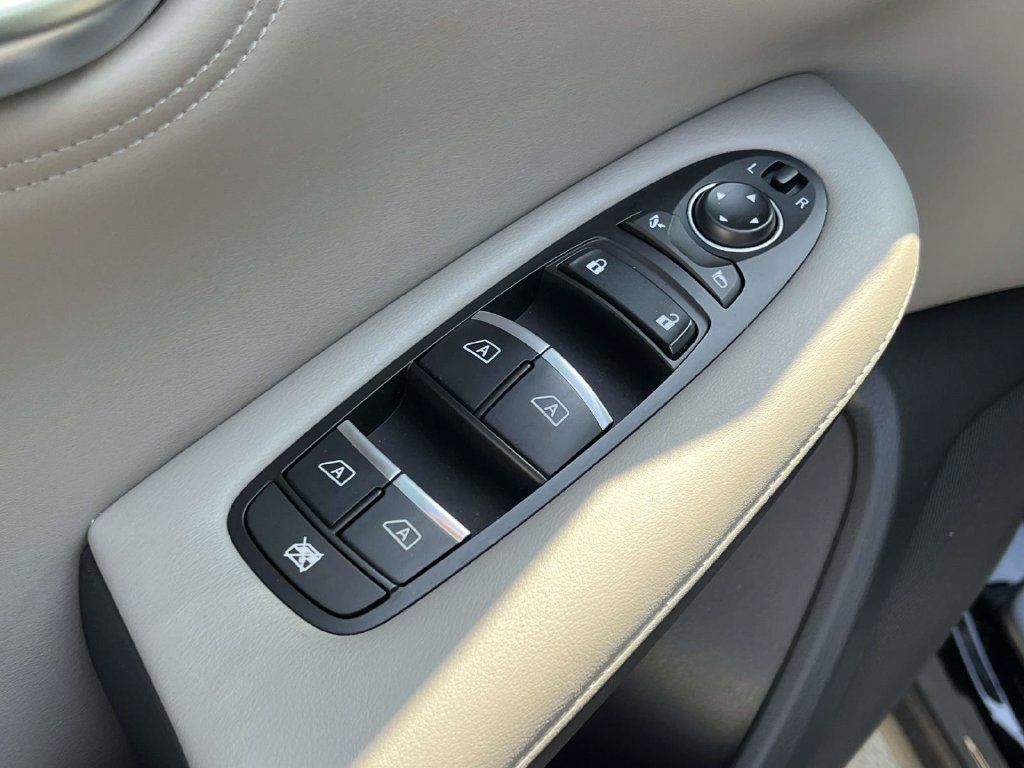 Used 2024 INFINITI QX50 Sensory AWD/4WD image 15