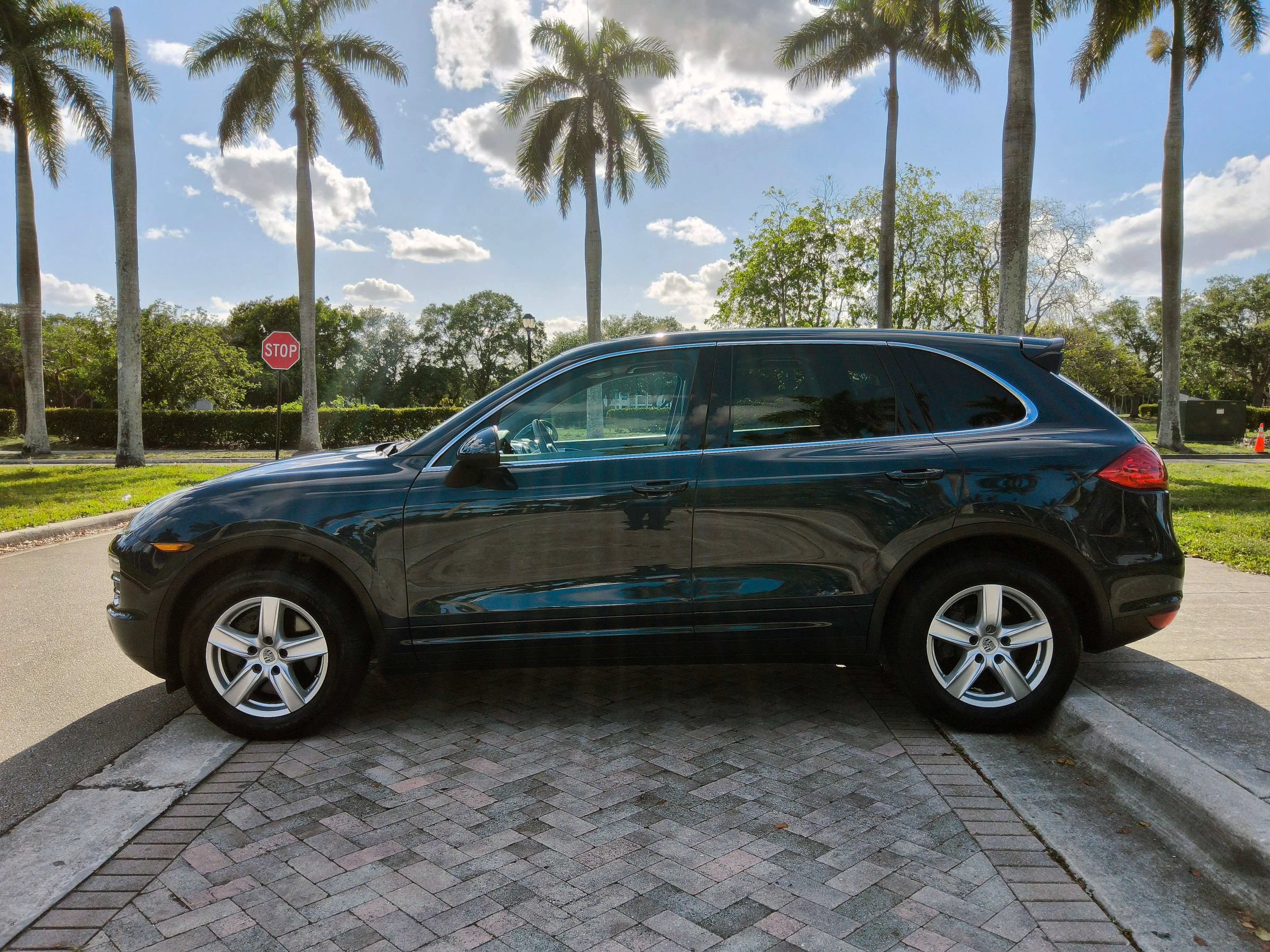 Used 2014 Porsche Cayenne AWD/4WD image 18