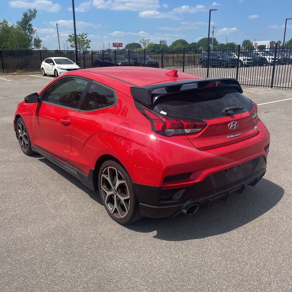Used 2020 Hyundai Veloster N image 3