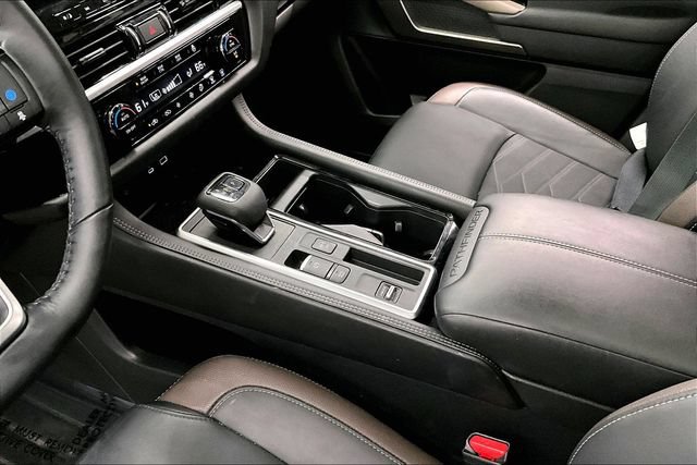 Used 2025 Nissan Pathfinder Platinum w/ Cargo Package FWD image 18