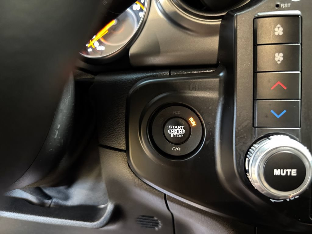 Used 2021 Jeep Wrangler Sport AWD/4WD image 29