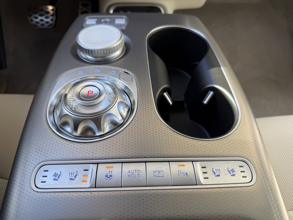 Used 2023 Genesis GV60 Performance image 24