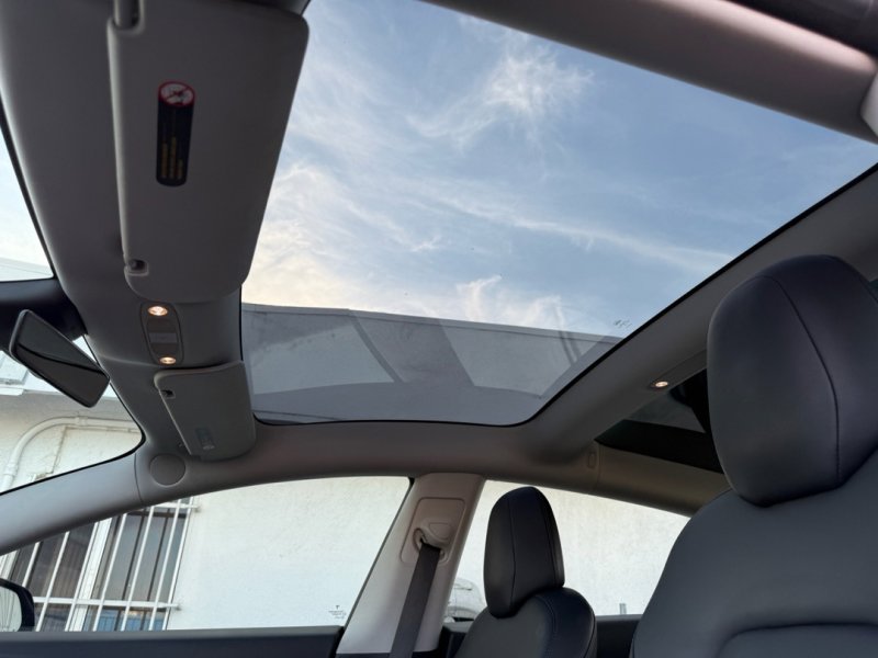 Used 2018 Tesla Model 3 Long Range image 29