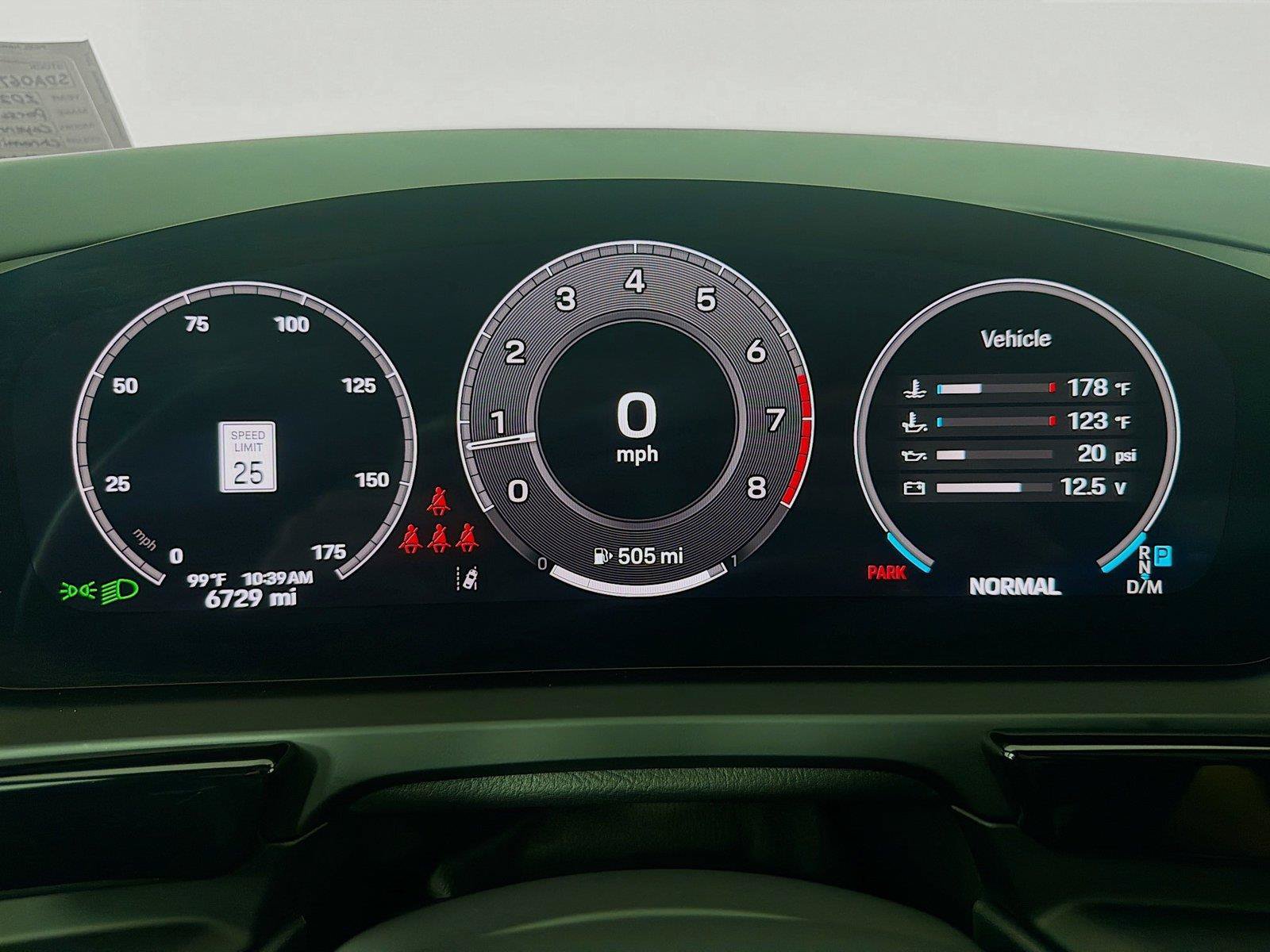 Certified 2025 Porsche Cayenne AWD/4WD image 15