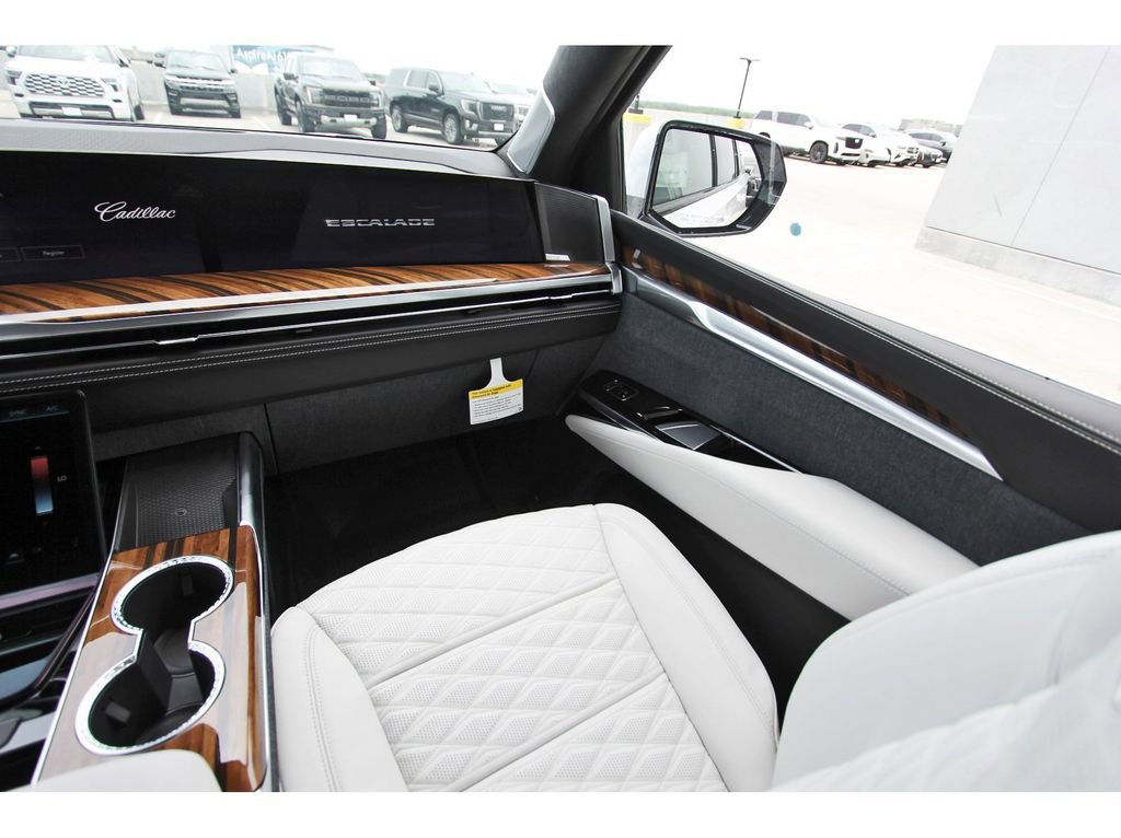 New 2026 Cadillac Escalade Platinum Sport w/ LPO, ONYX Package AWD/4WD image 10