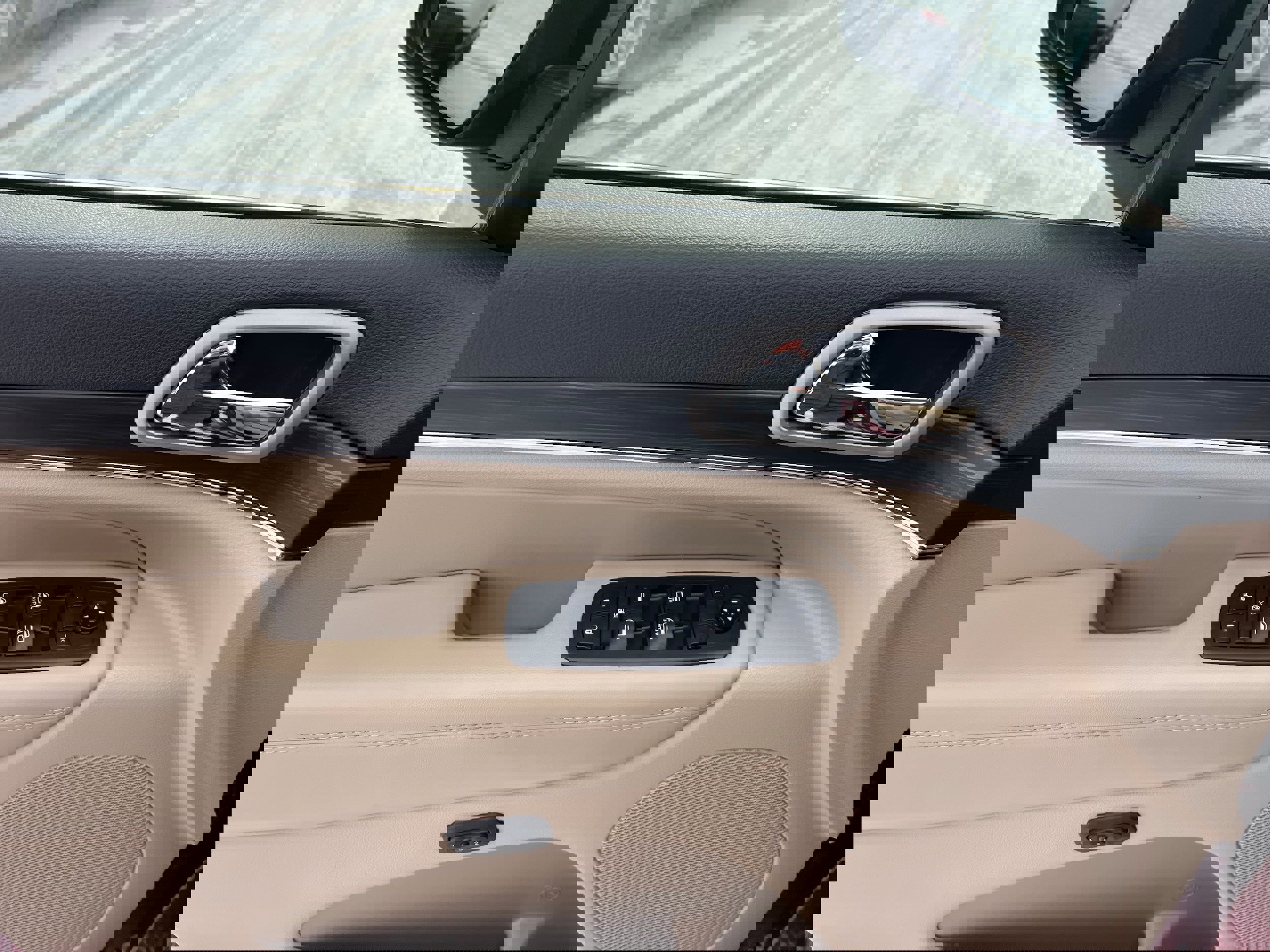 Used 2021 Jeep Grand Cherokee Limited image 11