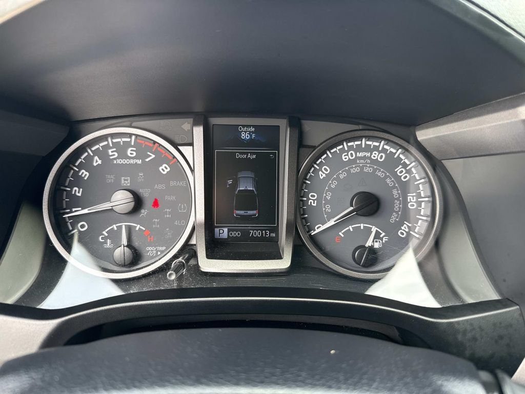 Used 2021 Toyota Tacoma TRD Off-Road w/ TRD Premium Off Road Package AWD/4WD image 41