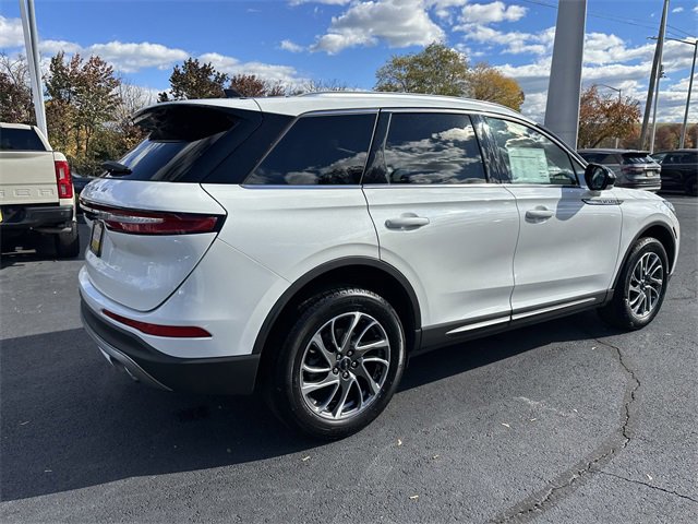 Certified 2022 Lincoln Corsair AWD w/ Equipment Group 101A image 5