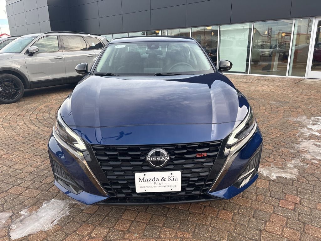 Used 2024 Nissan Altima 2.5 SR AWD/4WD image 2
