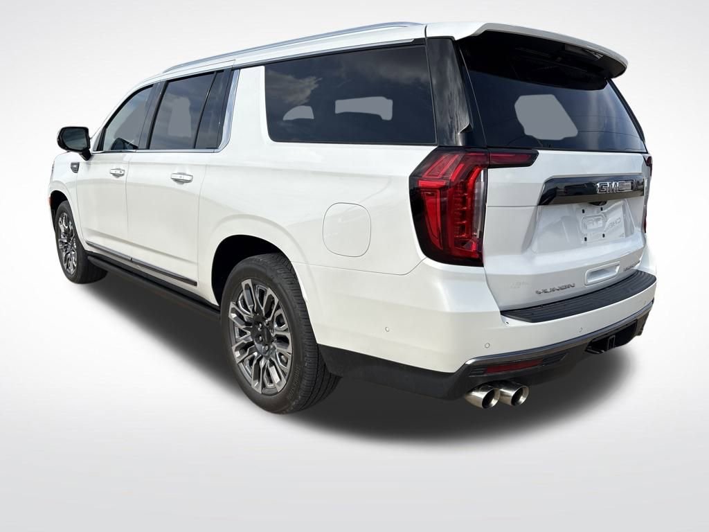 Used 2023 GMC Yukon XL Denali Ultimate image 4