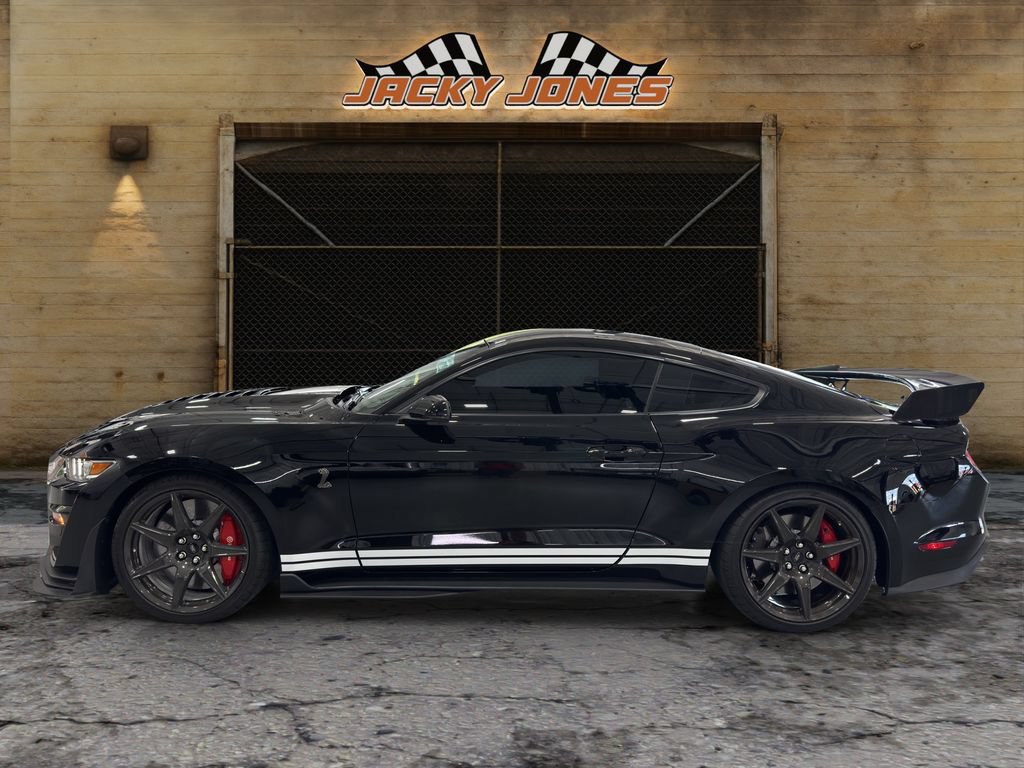 Used 2020 Ford Mustang Shelby GT500 w/ Carbon Fiber Track Pack RWD image 3