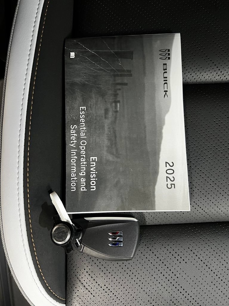 Certified 2025 Buick Envision Sport Touring AWD/4WD image 39