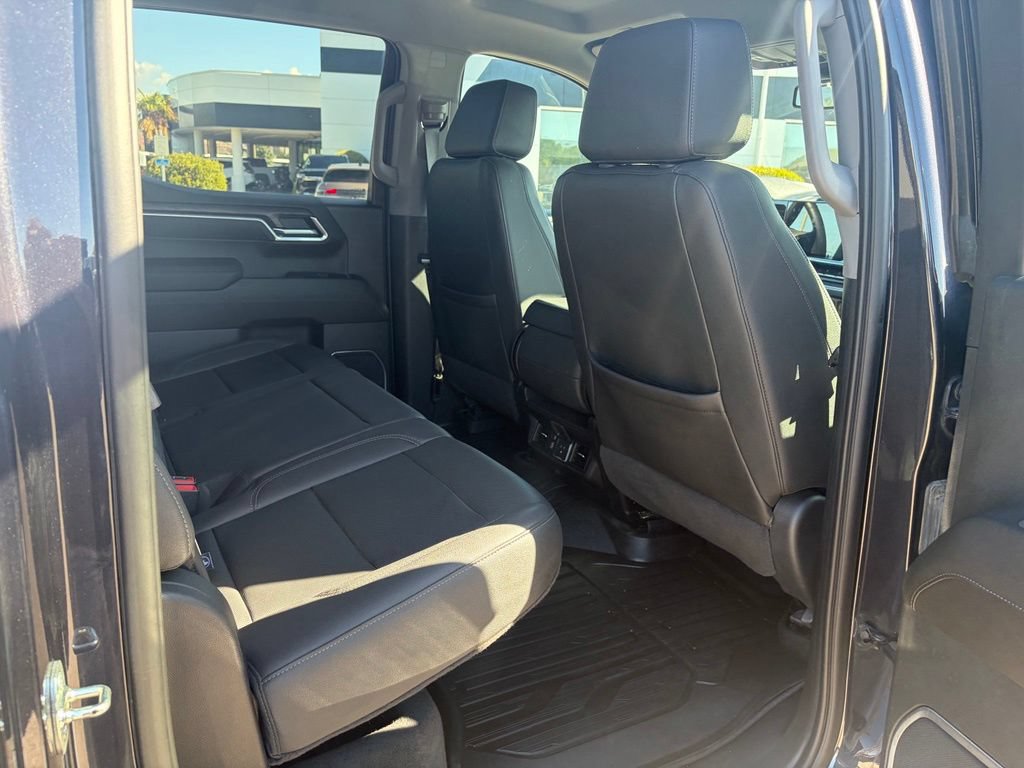 Used 2023 GMC Sierra 1500 SLT w/ X31 Off-Road Package AWD/4WD image 30