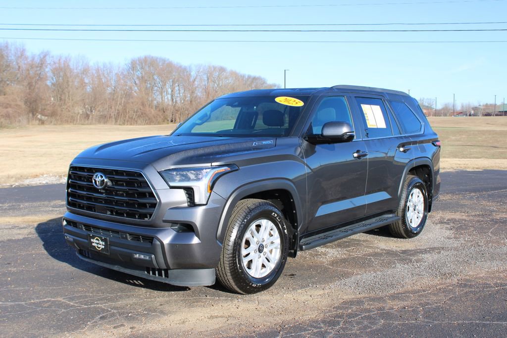 Used 2025 Toyota Sequoia SR5 AWD/4WD image 4