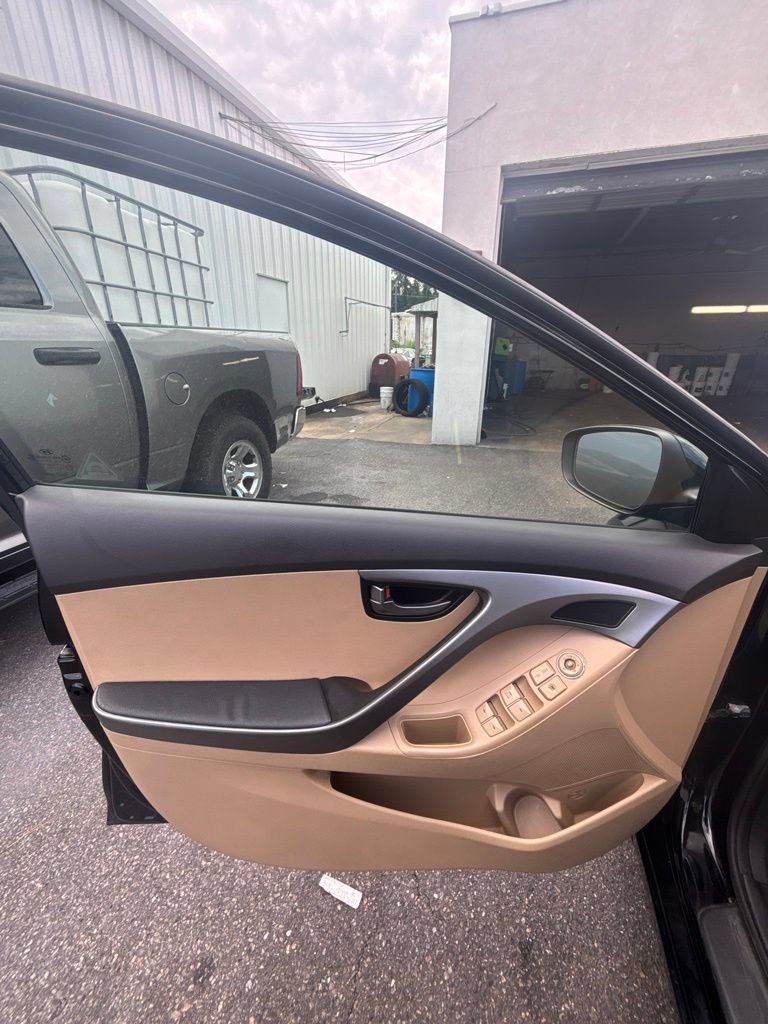 Used 2013 Hyundai Elantra GLS FWD image 11