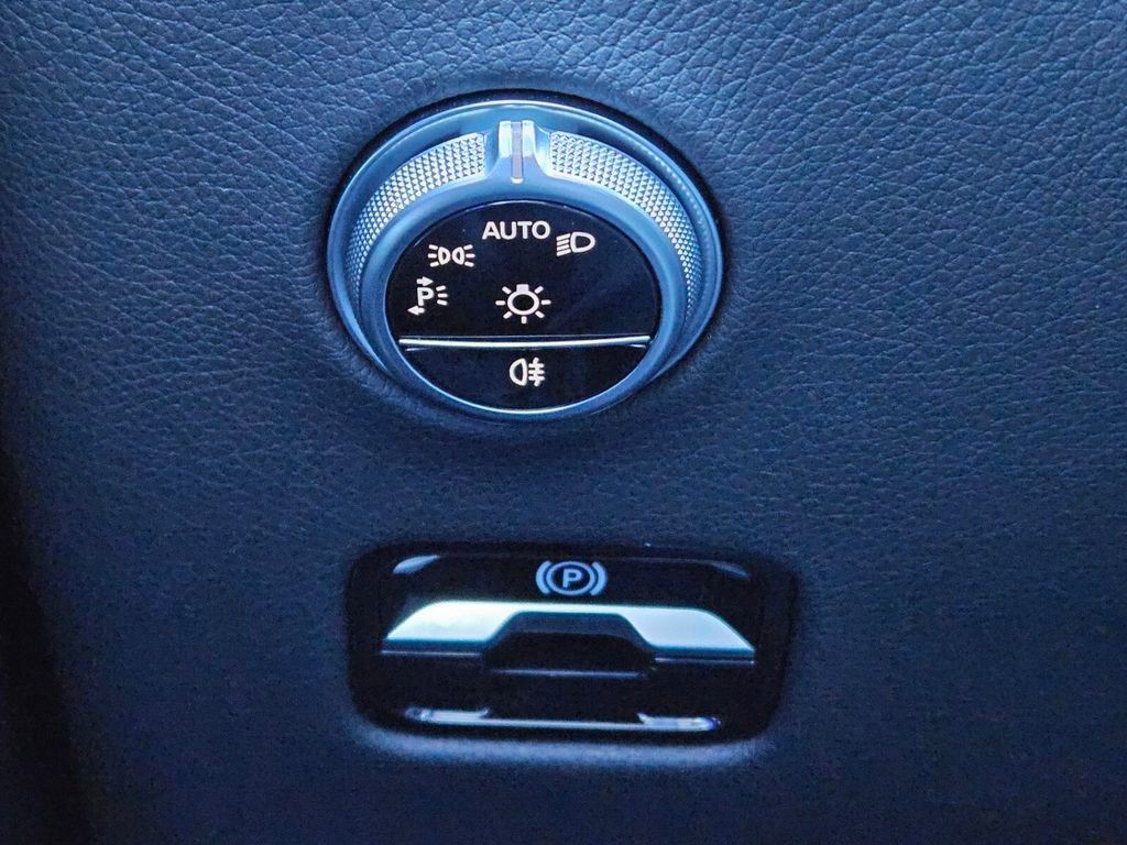 Used 2025 Mercedes-Benz GLC 43 AMG 4MATIC image 19