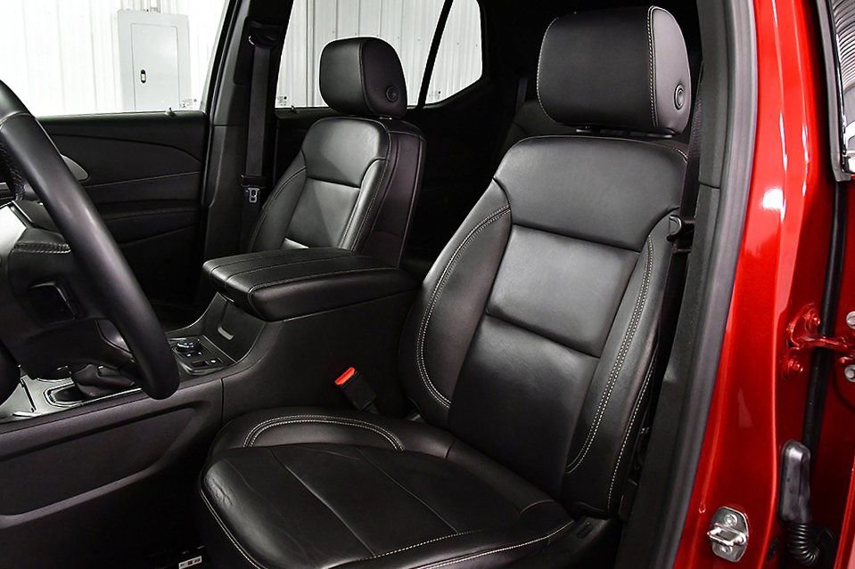 Used 2023 Chevrolet Traverse LT w/ LPO, Floor Liner Package image 27