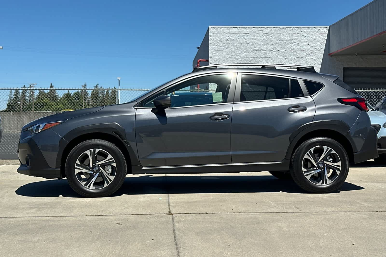 Used 2025 Subaru Crosstrek 2.0i Premium w/ Crosstrek Mirror Package AWD/4WD image 6