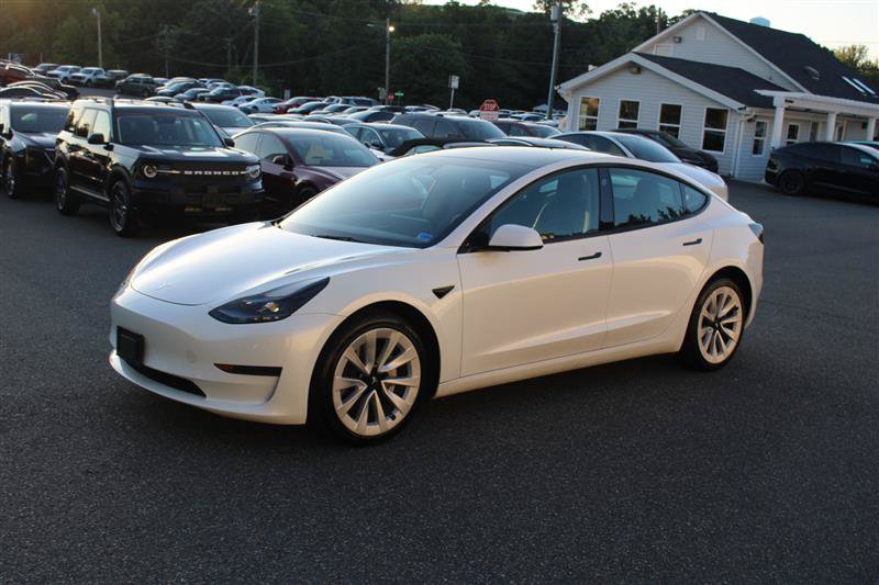 Used 2023 Tesla Model 3 Standard Range RWD image 3